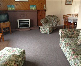 Queenstown Cottages - Owen - Tourism Caloundra 2