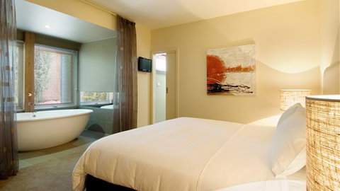 Mineral Spa Villas - Tourism Caloundra 1