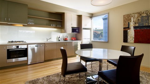 Mineral Spa Villas - Tourism Caloundra 2