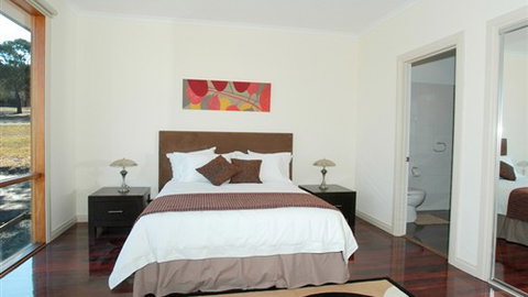 Yering Gorge Cottages - Tourism Caloundra 2