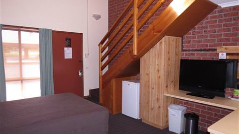 AAT 28 Goldsmith Hotel - Tourism Caloundra 7