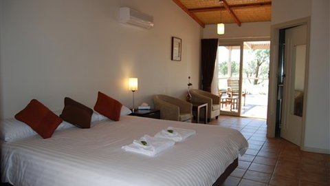 Mungo Lodge - Tourism Caloundra 1