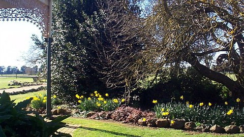 Abergeldie Bed & Breakfast - Tourism Caloundra 0