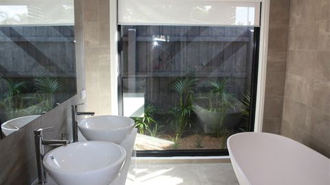 Hidden Treasure At Pirates Bay - Tourism Caloundra 1
