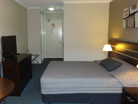Riverside Hotel South Bank - Tourism Caloundra 2