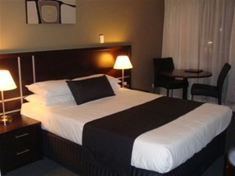 Riverside Hotel South Bank - Tourism Caloundra 3