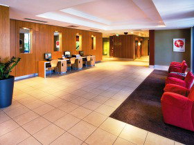 Travelodge Hotel Garden City Brisbane - Tourism Caloundra 1