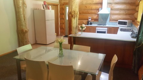 Tewksbury Lodge - Tourism Caloundra 1