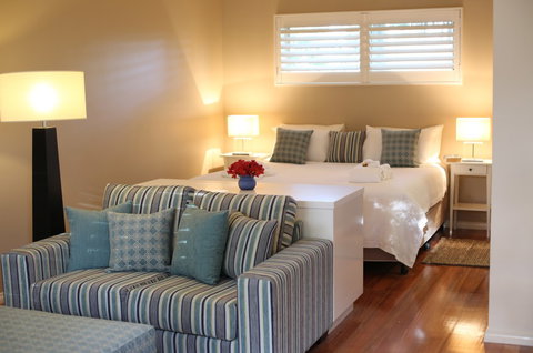 Holmwood Guest House - Tourism Caloundra 7