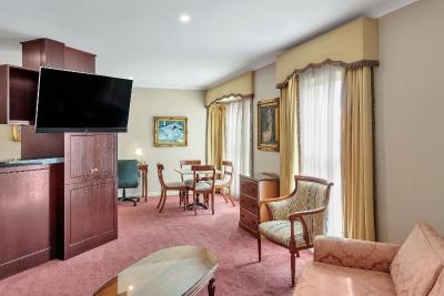 Canterbury International Hotel - Tourism Caloundra 11