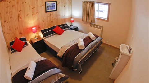 Sugarbush Lodge And Apartments - Tourism Caloundra 1