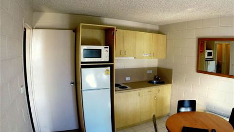 Sugarbush Lodge And Apartments - Tourism Caloundra 5