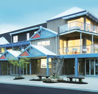 The Island Accommodation - Phillip Island YHA - Tourism Caloundra