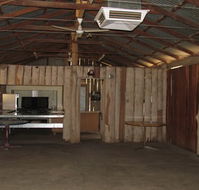 TreeTops Log Cabin - Tourism Caloundra