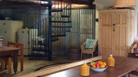 Schusters Lodge - Tourism Caloundra 0