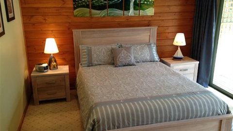 Southern Anchorage Retreat - Tourism Caloundra 0