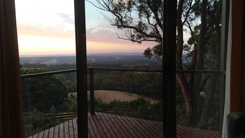 Southern Anchorage Retreat - Tourism Caloundra 1