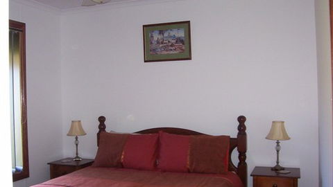 Murphy's Cabin - Tourism Caloundra 4