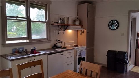 Lakeside Vista Holiday House - Tourism Caloundra 1