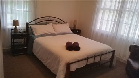 Lakeside Vista Holiday House - Tourism Caloundra 2