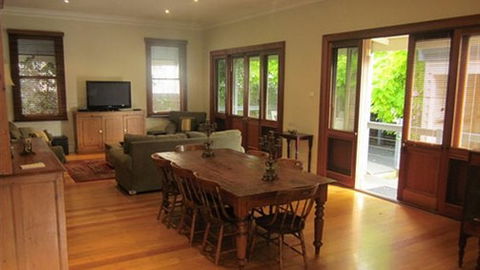 Abaleen House - Tourism Caloundra 1