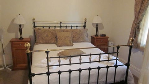 Abaleen House - Tourism Caloundra 2