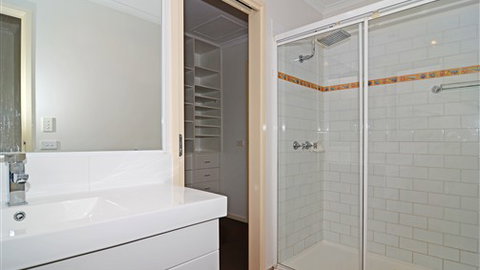 Barrakee Beach House - Anglesea - Tourism Caloundra 5