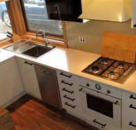 Wallace's - Crystal Creek Chalet 1 - Tourism Caloundra