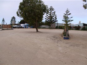 Fowlers Bay Caravan Park - Tourism Caloundra 3