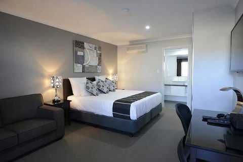 Aastro Dish Motor Inn - Tourism Caloundra 0