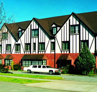Albury Manor House - Tourism Caloundra
