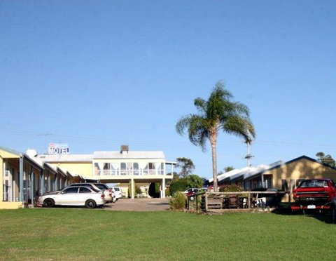 Alexander Motel & Peppercorn Restaurant - Tourism Caloundra 1