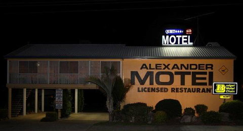 Alexander Motel & Peppercorn Restaurant - Tourism Caloundra 7