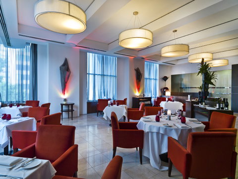 Amora Jamison Hotel - Tourism Caloundra 3