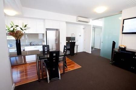 B7 Honeysuckle Apartments - Tourism Caloundra 0