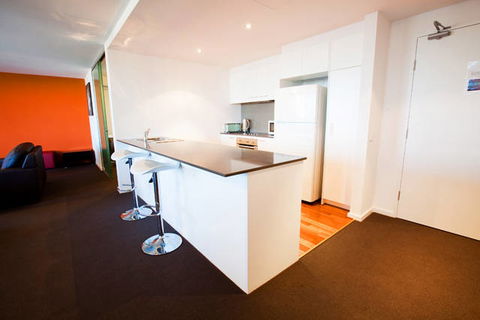 B7 Honeysuckle Apartments - Tourism Caloundra 2