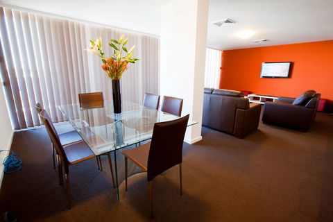 B7 Honeysuckle Apartments - Tourism Caloundra 7