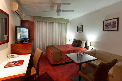 BEST WESTERN Ensenada Motor Inn & Suites - Tourism Caloundra 0