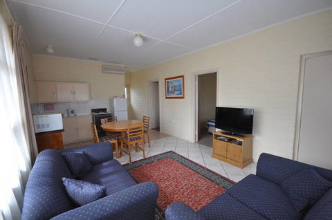 BEST WESTERN Melaleuca Motel & Apartments - Tourism Caloundra 2