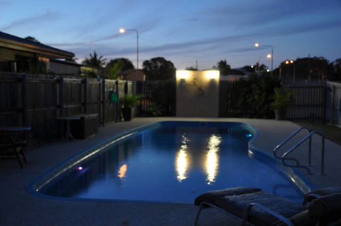Bluewater Harbour Motel - Bowen - Tourism Caloundra 0