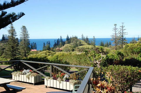 Cascade Garden Apartments - Tourism Caloundra 1