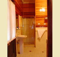 CBC Bed  Breakfast - Tourism Caloundra