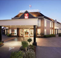 Canterbury International Hotel - Tourism Caloundra