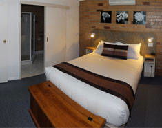 Copper Country Motor Inn & Restaurant - Tourism Caloundra 1