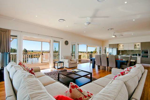 Cornwallis House - Tourism Caloundra 3