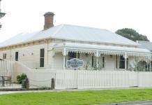 Duffs Cottage Fine Accommodation - Tourism Caloundra 2