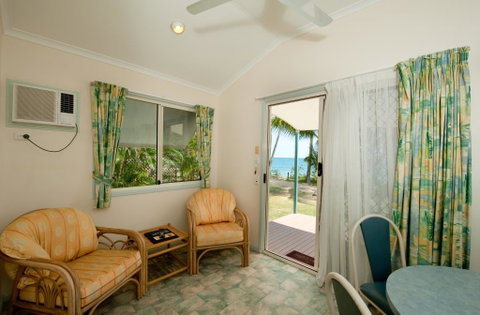 Ellis Beach Oceanfront Bungalows & Caravan Pk - Tourism Caloundra 3