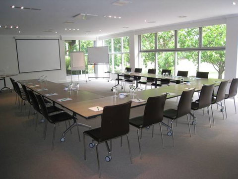 Forrest Hotel & Apartments - Tourism Caloundra 3