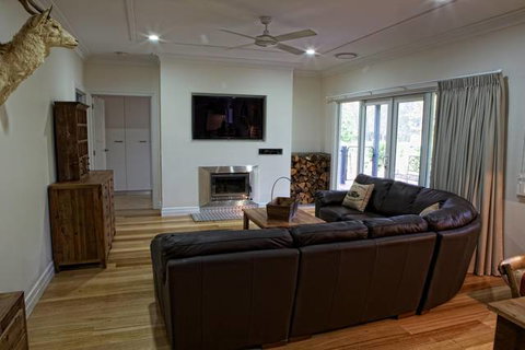 G G's By The River - Tourism Caloundra 0