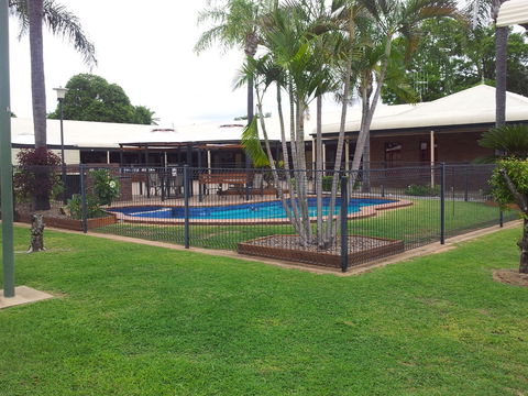 Gayndah Colonial Motor Inn - Tourism Caloundra 3